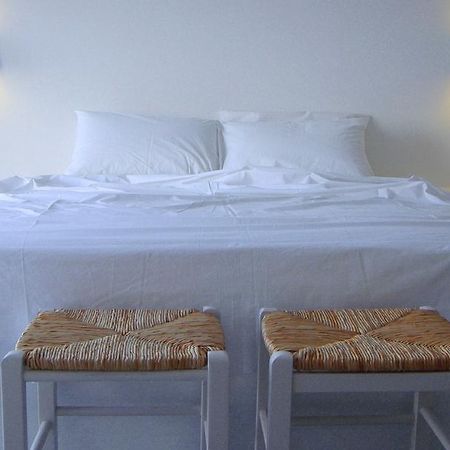 Miramare Hotel Folégandros エクステリア 写真